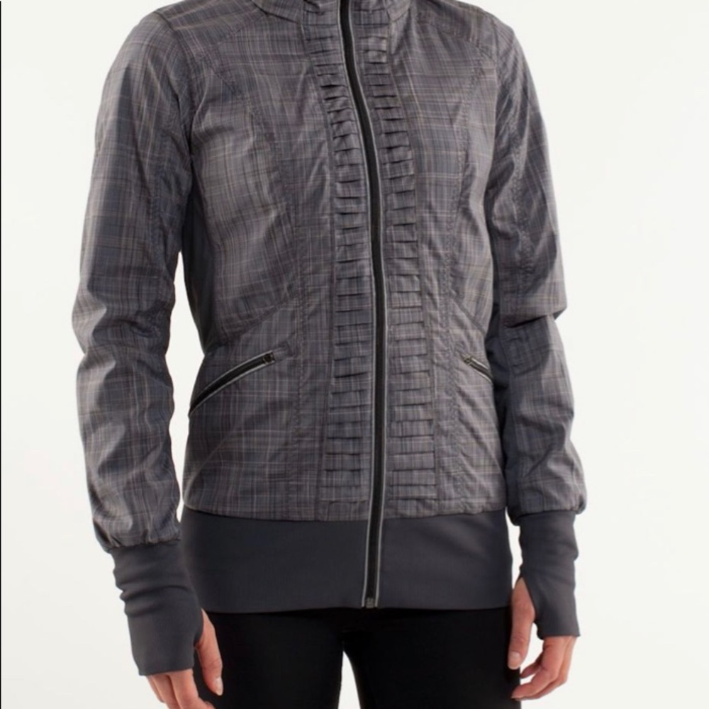Lululemon back on track jacket in coal pig pink shale stripe sz 10